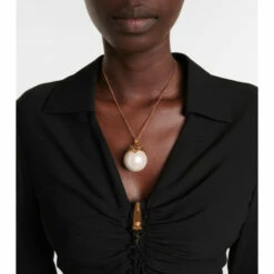 Outlet Versace Store -Outlet Versace Store unnamed file 2030