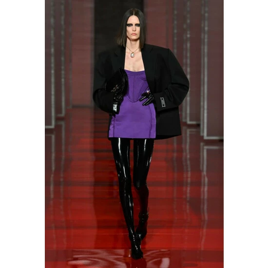 Versace Medusa Faux Pearl Necklace 5 Versace Medusa Faux Pearl Necklace - Image 4