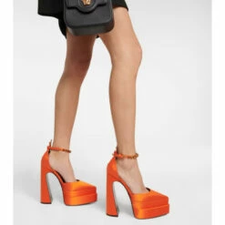 Versace Aevitas Pointy Satin Platform Pumps -Outlet Versace Store unnamed file 6