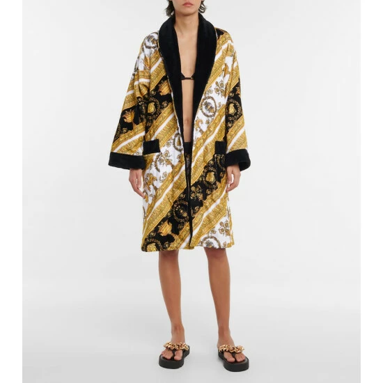 Versace Barocco Printed Cotton Bathrobe 5 Versace Barocco Printed Cotton Bathrobe - Image 4